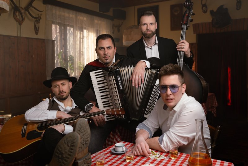 Fehtarji videoalbum Strici so mi povedali