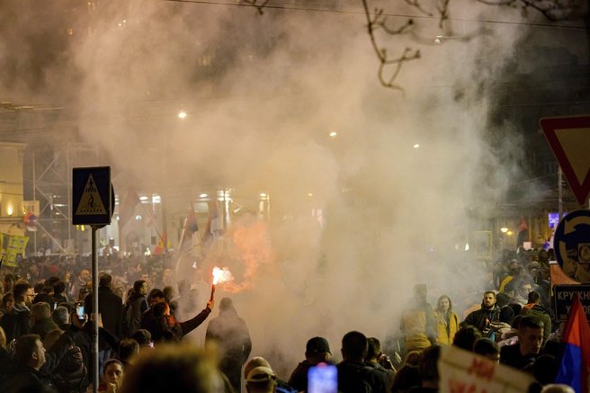 Tragedija mlade študentke se spreminja v državljansko vojno