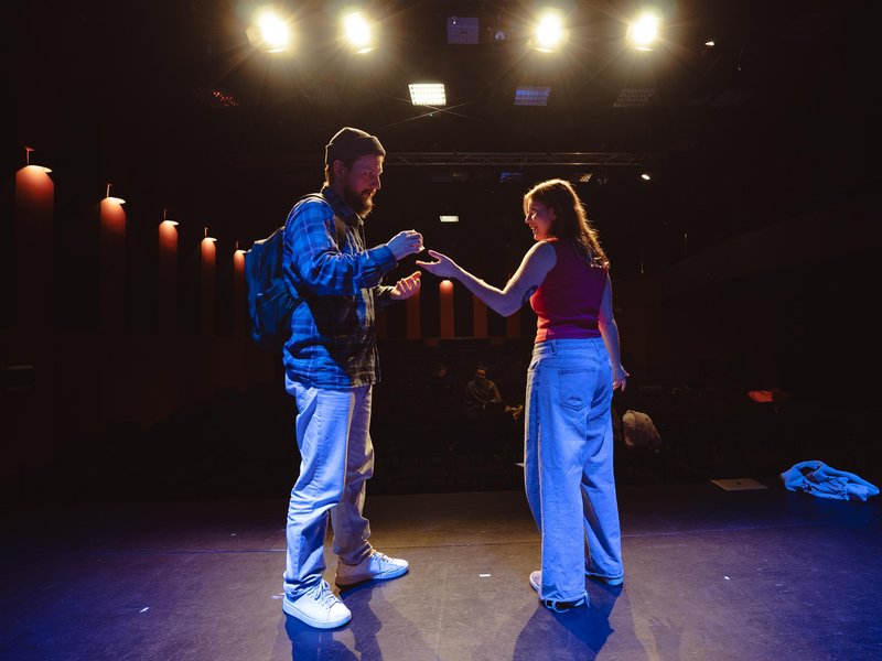 Jernej Gašperin Špela Rotar predstava 100 pa roka