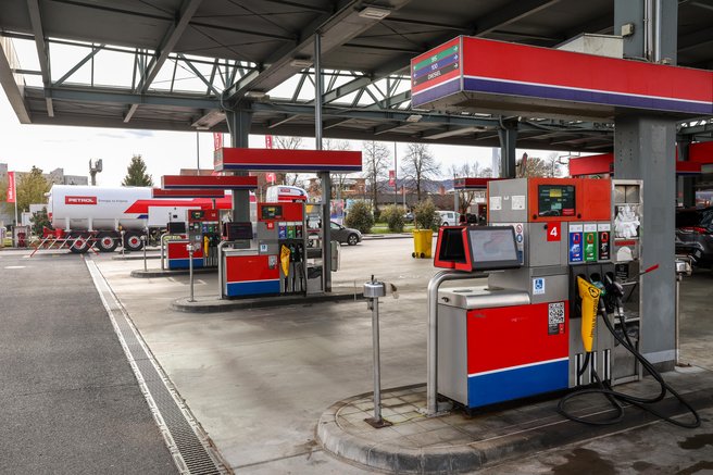 Petrol bencinska postaja