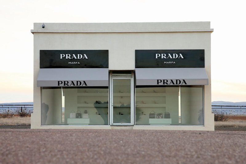 Sredi puščave stoji najbolj nenavadna trgovina na svetu: vanjo ne sme vstopiti nobena stranka