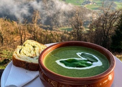 V slovenskem mestecu imajo zaradi obilja zelene zdravilne rastline tako poseben dogodek, da je postal turistična atrakcija