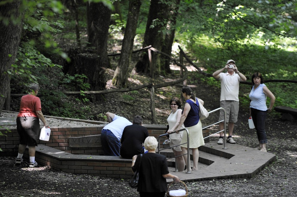 Slovenski kraj z zdravilno izvirsko vodo, ki zaradi svoje energije sprošča in pomirja obiskovalce (foto: Tina Kosec/Bobo)