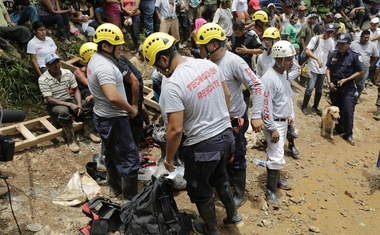Čudež v Mehiki: rudar preživel dva tedna po zasutju, nazadnje so ga rešili potapljači
