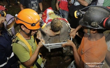 Čudež v Mehiki: rudar preživel dva tedna po zasutju, nazadnje so ga rešili potapljači