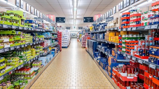 Pozor, kupci so zdaj izpostavljeni še temu: gre za pojav, ki lahko dodatno osiromaši že tako plitve žepe