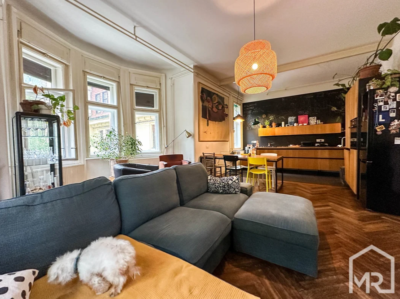 Je vredno svojega denarja? Tako izgleda stanovanje v centru Ljubljane, ki se prodaja za skoraj milijon evrov (FOTO)