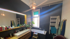 Je vredno svojega denarja? Tako izgleda stanovanje v centru Ljubljane, ki se prodaja za skoraj milijon evrov (FOTO)