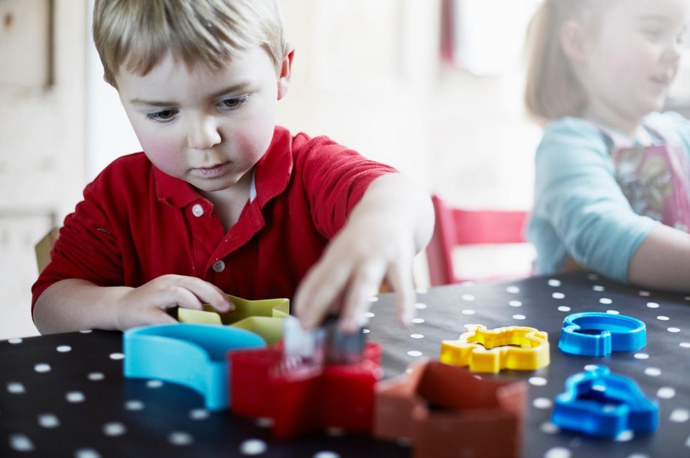 Travmatska igra otrok: ko igra poskuša predelati travmo (foto: profimedia)