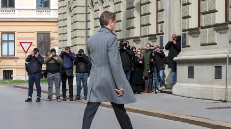 robert golob politika stevanovic jansa mahnic udarec