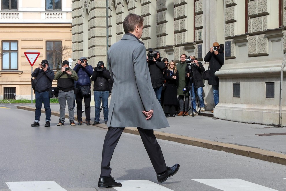 robert golob politika stevanovic jansa mahnic udarec