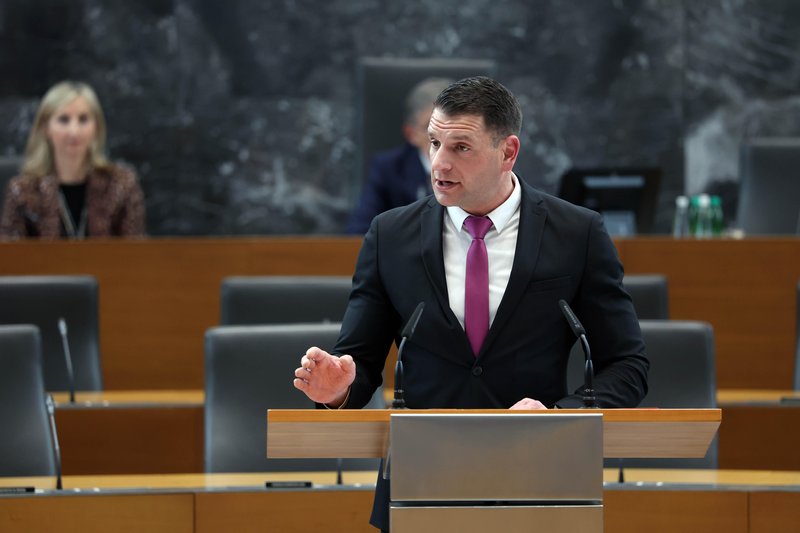 zoran stevanovic predsednik drzavni zbor slovenija politika kritika (4)