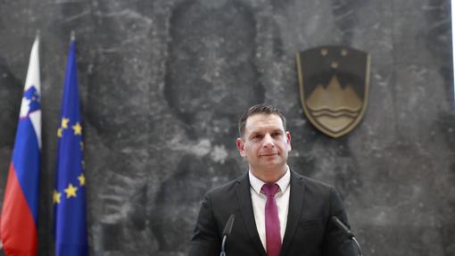 Politični vzpon novega predsednika DZ Zorana Stevanovića vseh ni navdušil: "Eklatanten primer politične korupcije!"