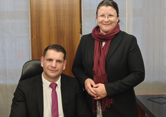 Poslanka Resnice v parlamentu našla beli prah! (In varnostnikom Zorana Stevanovića zaželela "obilo moči")