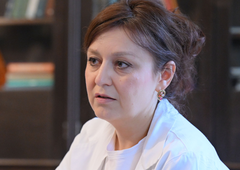 Neverjetna življenjska zgodba priljubljene zdravnice v UKC Ljubljana, ki je pomagala mnogim