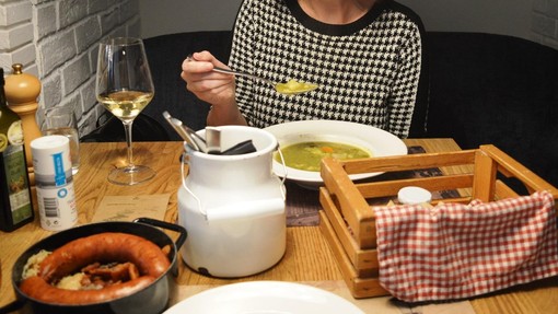 Kultna ljubljanska gostilna je živi spomenik v mestu. Nič čudnega, da je danes redno na vrhu priporočil turistov