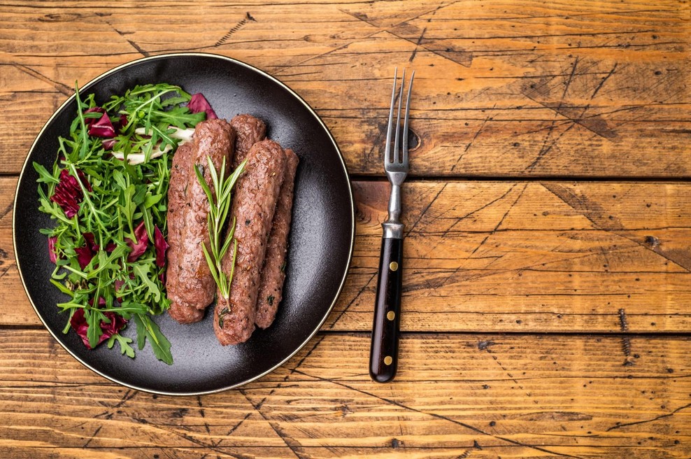 Kako pripraviti kar najboljše čevapčiče? Skrivnost je bolj preprosta, kot bi si mislili (foto: Profimedia)