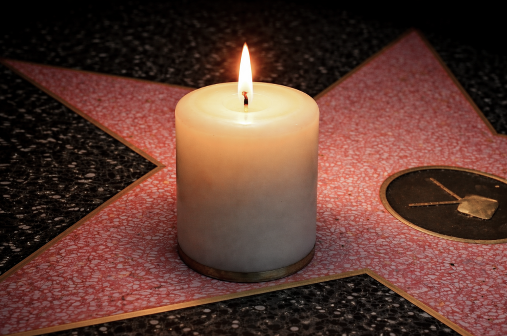 Umrl legendarni televizijski ustvarjalec, ki je ustvaril izjemno priljubljeno TV serijo (foto: ChatGPT)