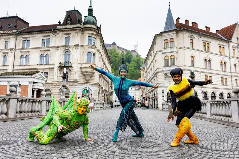 Cirque du Soleil cirkus akrobati Ljubljana Tromostovje