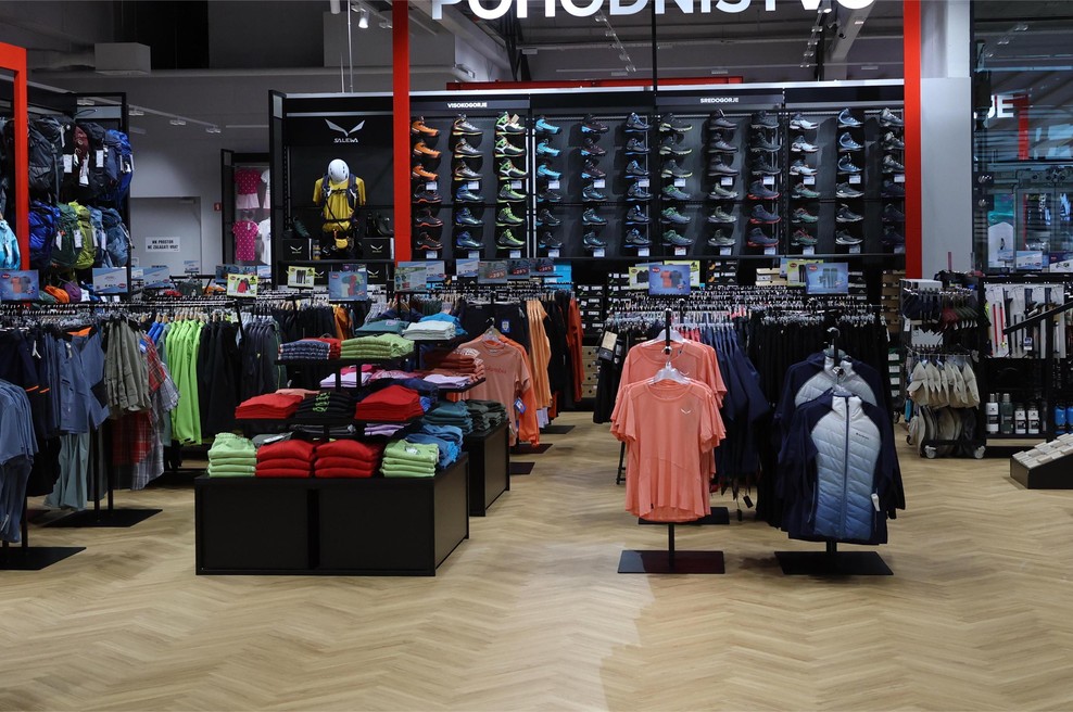 Kot strela z jasnega: ta trgovec naj bi zaprl vse poslovalnice v Sloveniji, na cesti bo pristalo 250 ljudi (foto: Bobo)