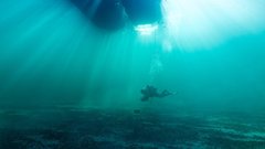 jezero svica neuchatel arheologi potapljaci odkritje rimljani ladja zgodovina