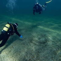 jezero svica neuchatel arheologi potapljaci odkritje rimljani ladja zgodovina