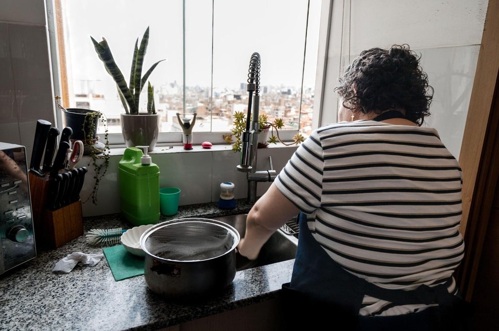 Nikoli ne pomivajte posode takoj po večerji! To napako počnejo številni, za zdravje pa je kot vžigalica za suho listje (foto: Profimedia)