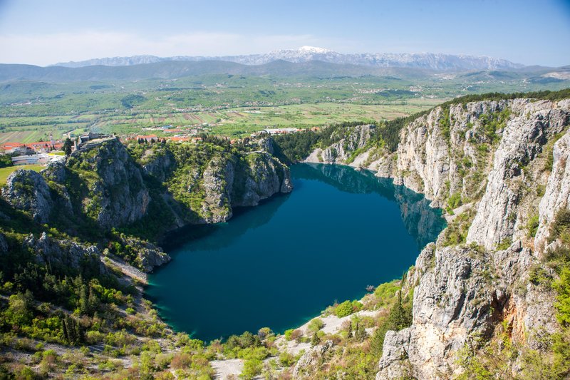 5 idej za aktivne počitnice v Srednji Dalmaciji: od kolesarjenja, pohodništva in vodnih športov do lokalnih dogodkov