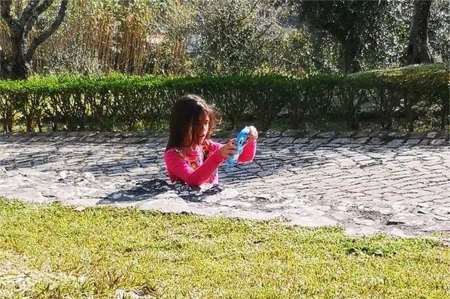 Kaj vidite na fotografiji? Optična iluzija, ki je povsem zmedla splet