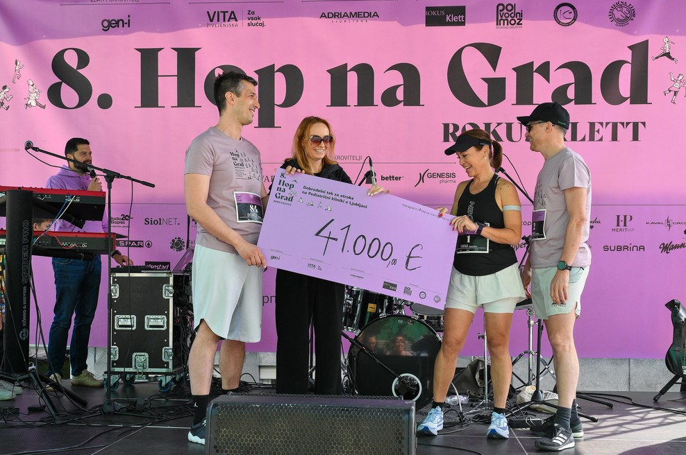 Na rekordnem 8. Rokusovem Hopu na Grad zbrali kar 41.000 evrov za dober namen (foto: Robi Krumpak)