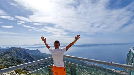 5 idej za aktivne počitnice v Srednji Dalmaciji: od kolesarjenja, pohodništva in vodnih športov do lokalnih dogodkov