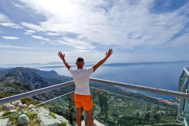 5 idej za aktivne počitnice v Srednji Dalmaciji: od kolesarjenja, pohodništva in vodnih športov do lokalnih dogodkov