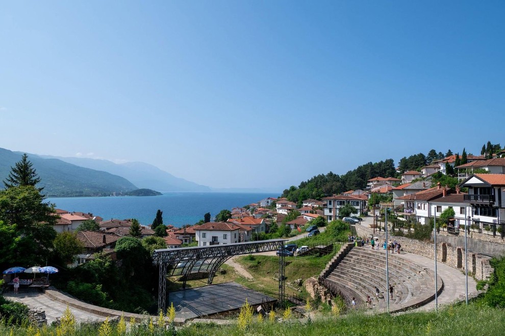 Tudi Severna Makedonija, kljub vse večjemu zanimanju za Ohridsko jezero, še vedno velja za manj obiskano destinacijo. Med januarjem in …