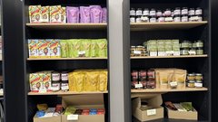 
                                                         Teambuilding, ki ga ne bomo pozabili: skupna peka gibanice nas je povezala (kot plasti te zaščitene sladice)