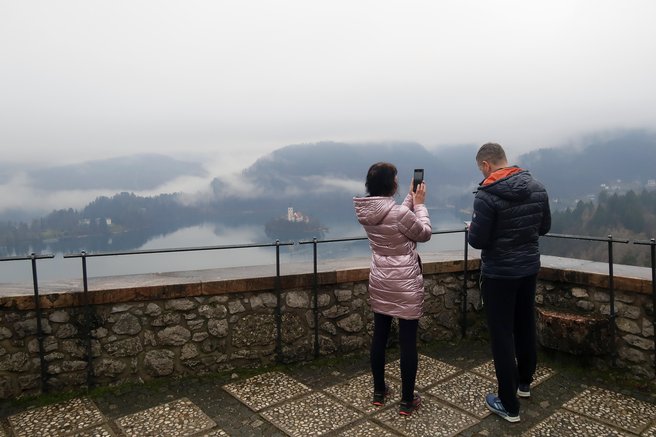 "Od 27 držav, ki sem jih obiskal, je Slovenija moja najljubša!" Turist navdušen nad našo državo, a eno vprašanje mu ne da miru