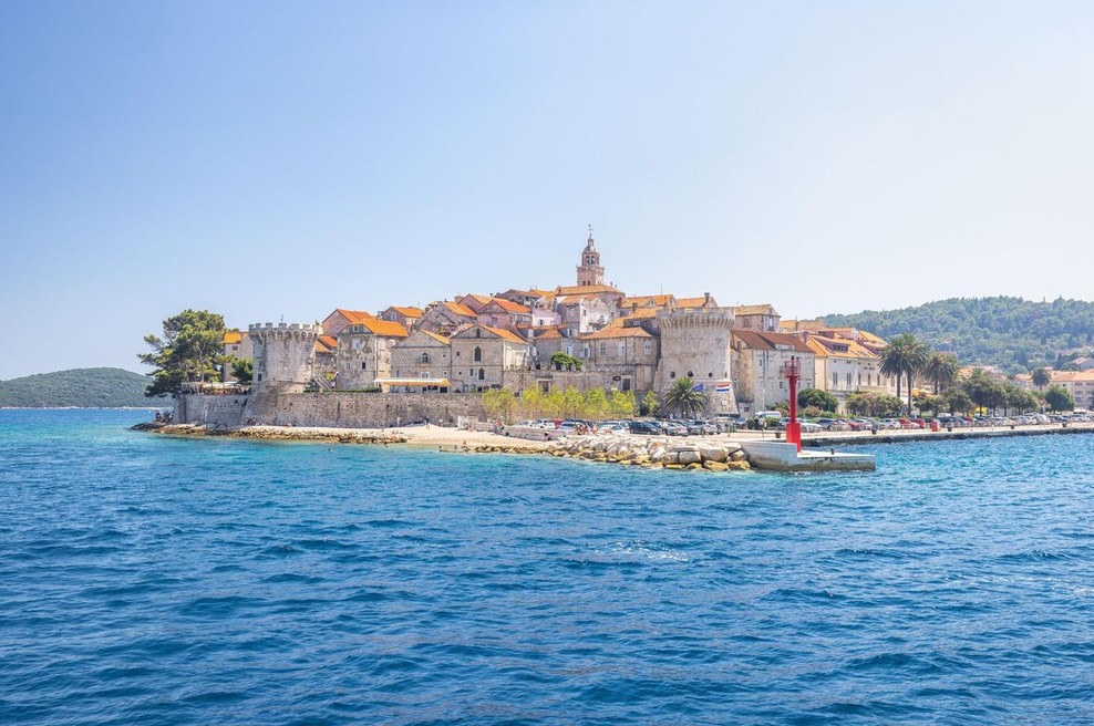 Prebivalci otoka na Jadranu si pulijo lase od besa: pred njihovimi očmi se dogaja nekaj groznega, o čemer oblasti še vedno molčijo (foto: Profimedia)