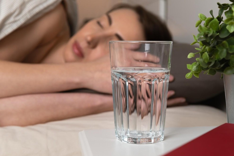 kozarec voda strokovnjaki kemija jutro noc razlaga spremembe okus zdravje