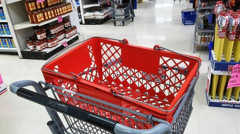 nakupovalna kosarica trgovina nakup odpoklic izdelek soncenje otroci dojencki slovenija potrosnistvo