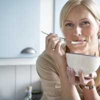 Zajtrk za ženske, ki jih skrbi počutje v perimenopavzi (recept za bolj uravnotežene hormone)