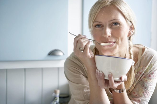 Zajtrk za ženske, ki jih skrbi počutje v perimenopavzi (recept za bolj uravnotežene hormone)