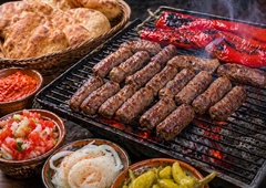 Skrivnosti leskovačkega žara: odlično meso, ki se mu (skoraj) nihče ne more upreti! Jasno je, zakaj je tako dobro ...