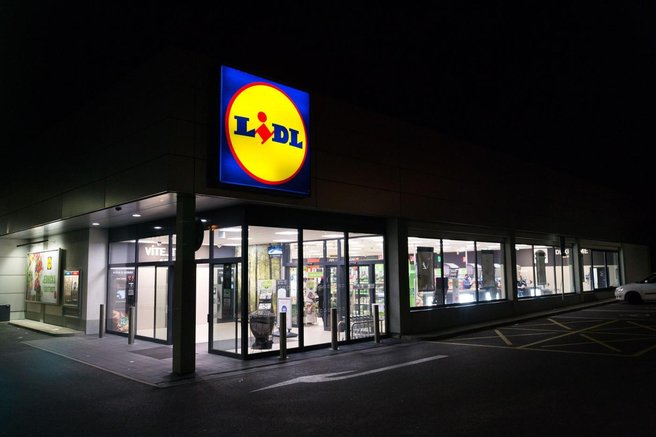 lidl upokojenci popust akcija slovenija denar evri ponudba