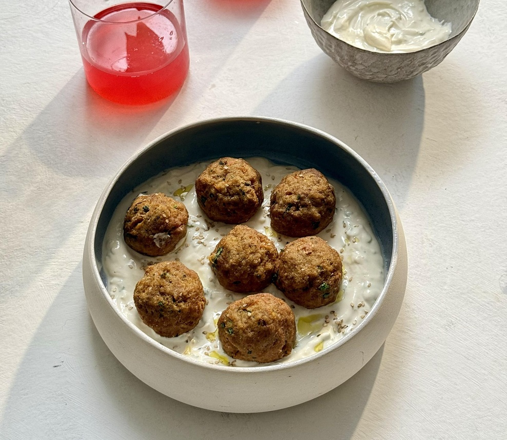So v vaši kuhinji presežki starega kruha? Nikar ga ne zavrzite, imamo odličen recept za kosilo (VIDEO) (foto: Lidl)