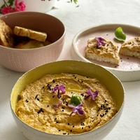 Ko vam ostane pečena zelenjava, pripravite vrhunski namaz, ki mu ni para (VIDEO)