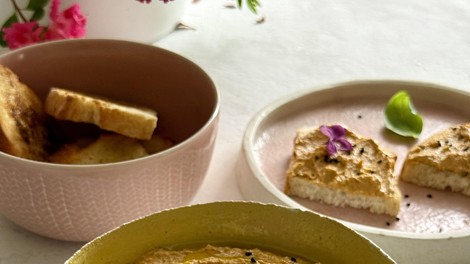 Ko vam ostane pečena zelenjava, pripravite vrhunski namaz, ki mu ni para (VIDEO)