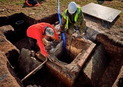 Kopali pod gradom iz 12. stoletja, ko je georadar zaznal nekaj sumljivega: dvignili betonski pokrov in od šoka obstali kot vkopani