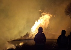Na Koroškem divja velik požar: pri gašenju sodeluje kar 250 gasilcev s šestimi helikopterji