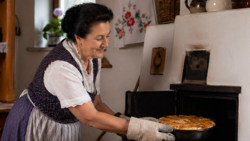 Okusna tradicionalna slovenska jed, ki jo že stoletja pripravljajo belokranjske gospodinje! Ste jo že poskusili?