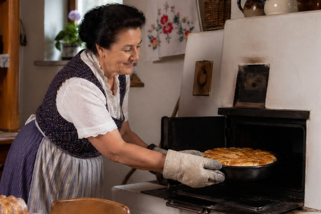 gospodinja, peka, kuhinja
