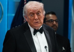 Kaos v ZDA: curljajo podrobnosti o domnevnem poskusu atentata na predsednika Trumpa, objavili fotografijo strelca